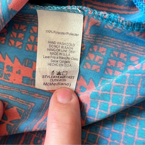 Bi-Level Dress with Geometric Print Size Medium. 100% Polyester - Picture 3 of 6